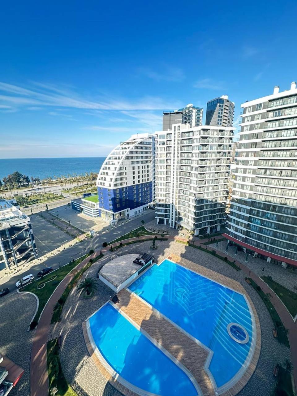 White Apartment Batumi Exterior foto