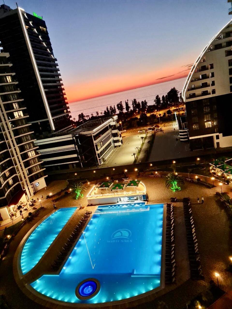 White Apartment Batumi Exterior foto