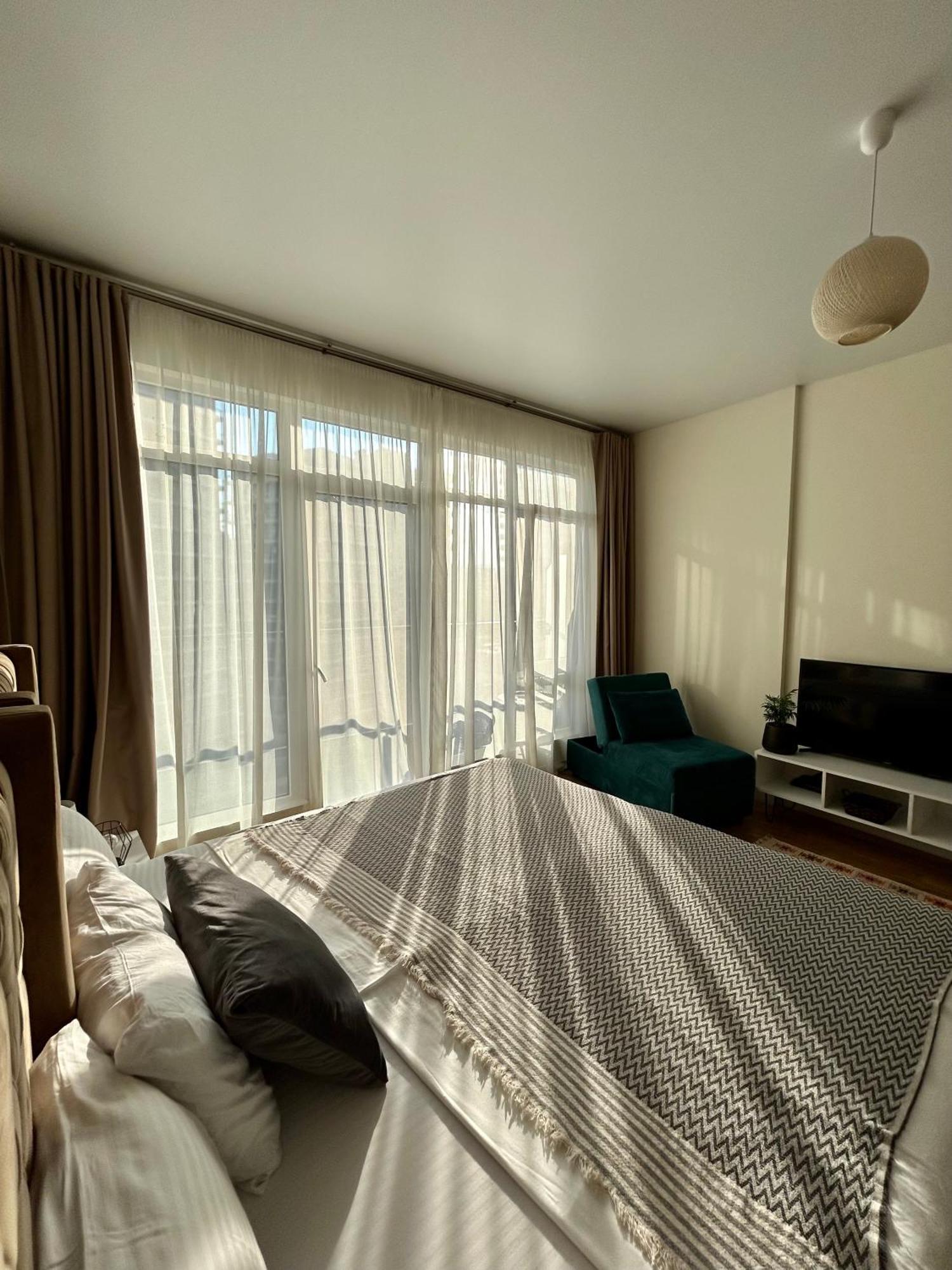 White Apartment Batumi Exterior foto