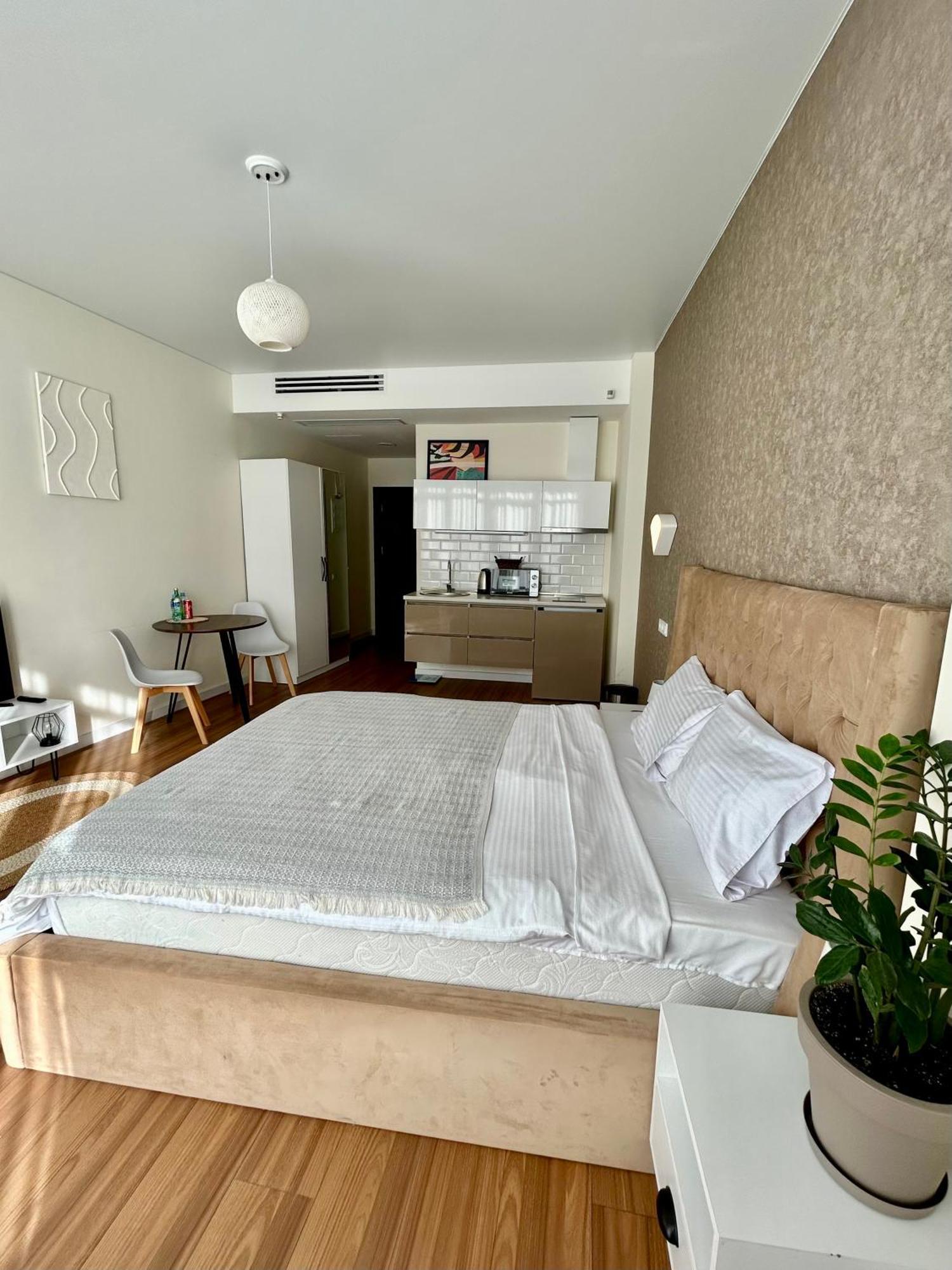 White Apartment Batumi Exterior foto