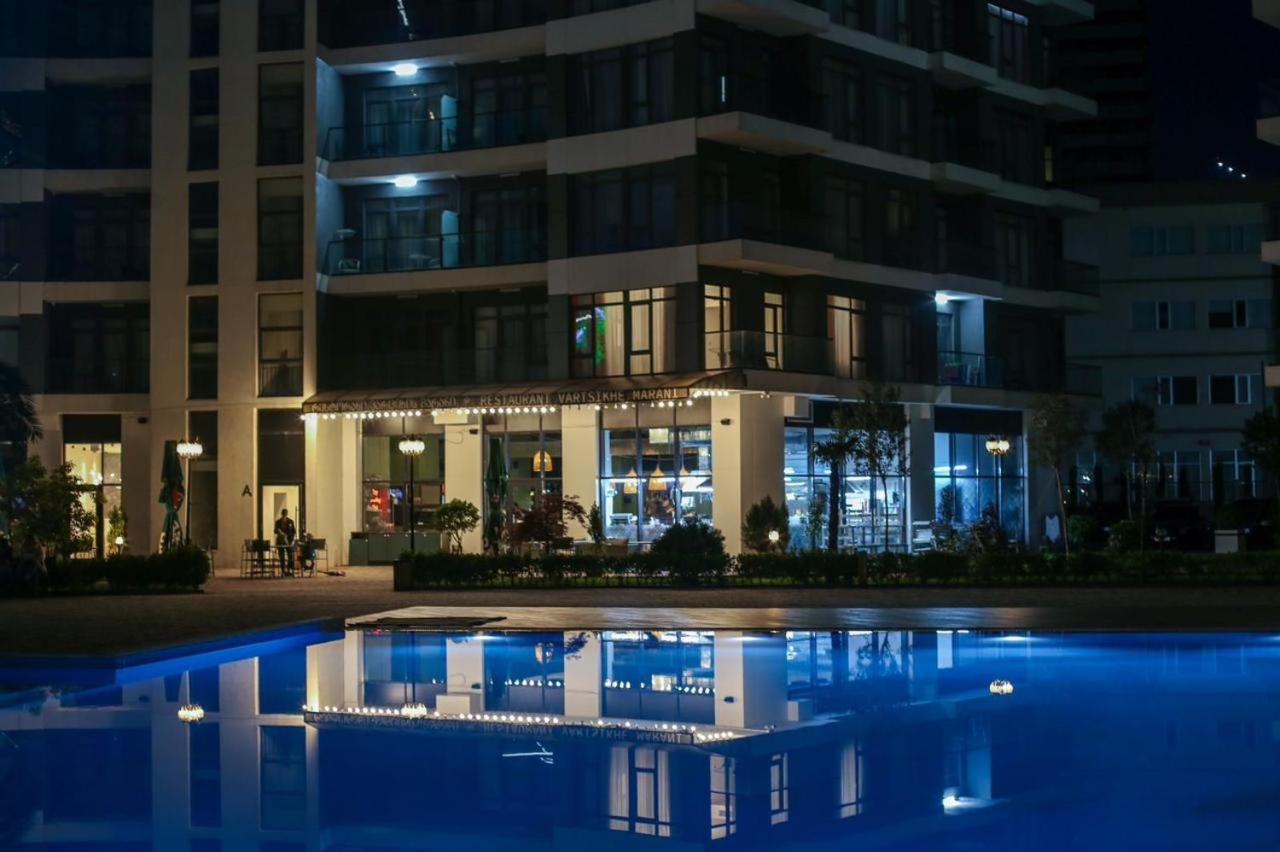 White Apartment Batumi Exterior foto
